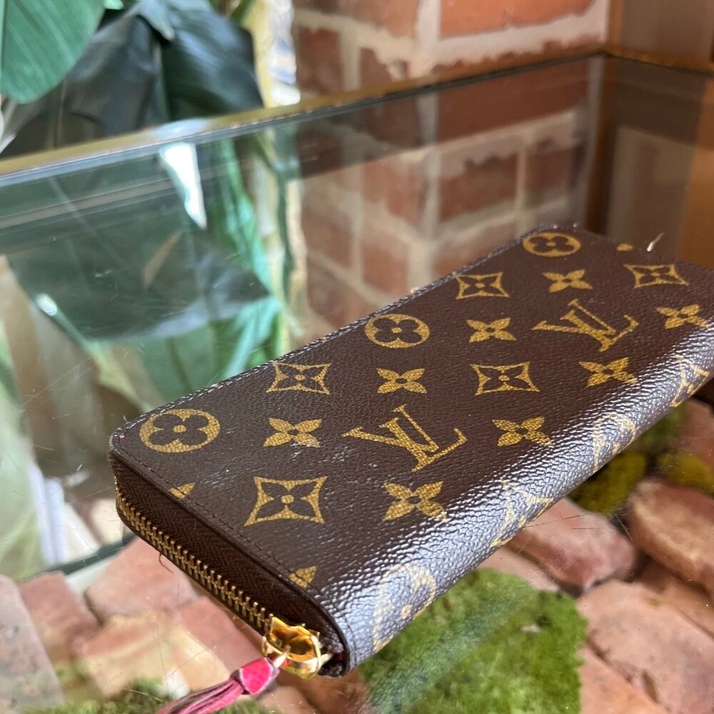 LOUIS VUITTON Clemence Fuchsia Monogram Canvas Wallet - Picture 3 of 13